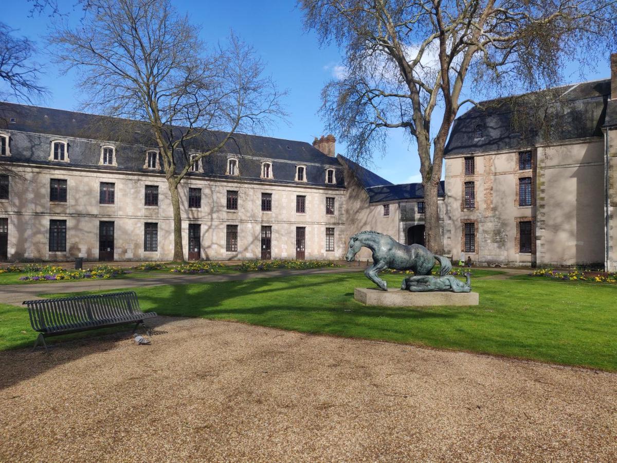 La Tranquillite Proche Des Chateaux De La Loire. Vendome Exterior photo