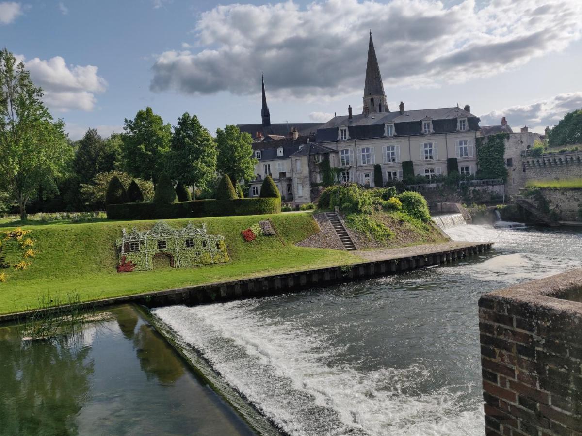 La Tranquillite Proche Des Chateaux De La Loire. Vendome Exterior photo